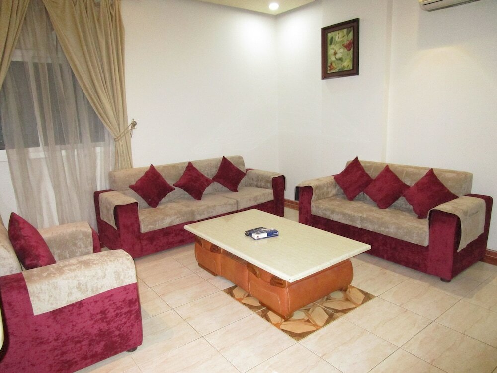 Фото Lamasat Al Hamra Furnished Apartments