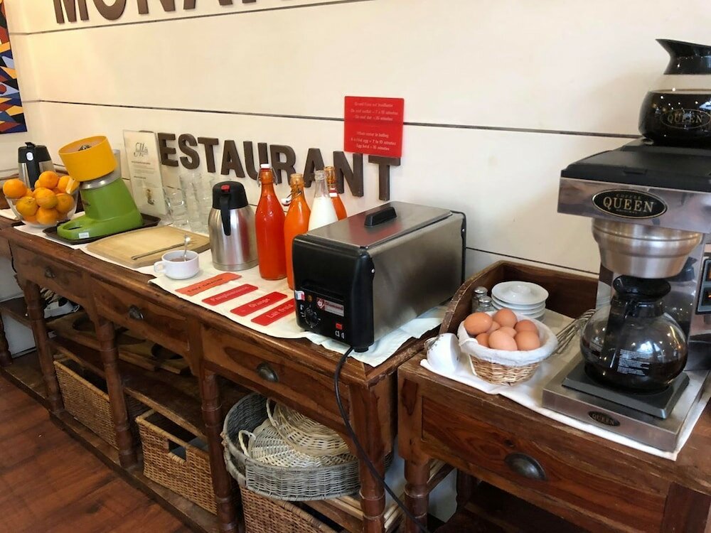 Фото Hôtel-Restaurant Le Monarque