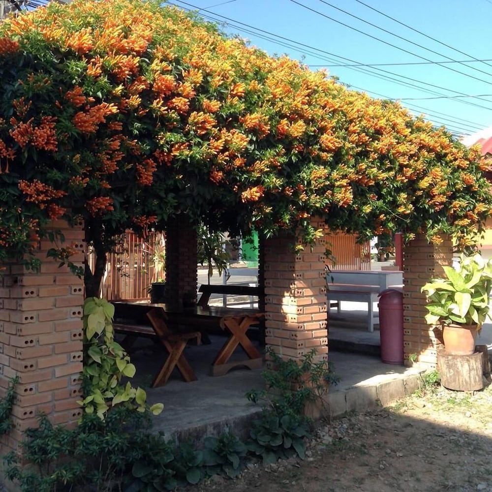 Фото Mitkhoonyoum Hotel