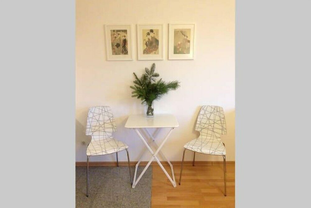 Фото 1 Bedroom Apartment In Prime Location