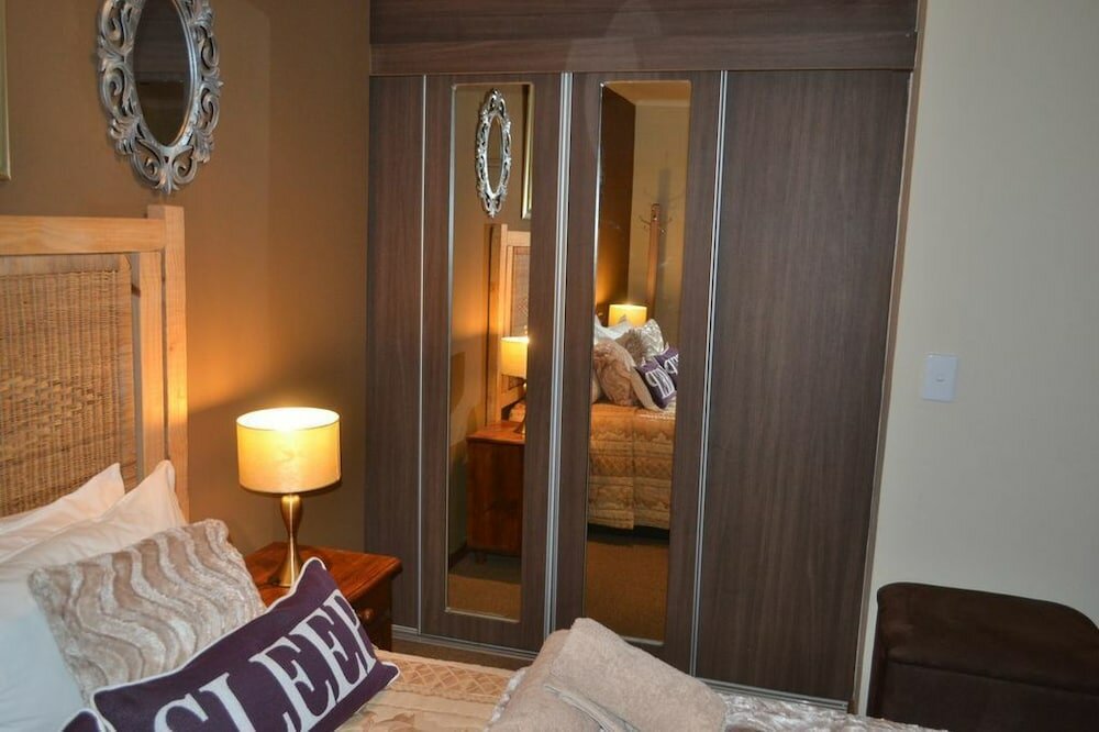 Фото Ikhanda Guesthouse