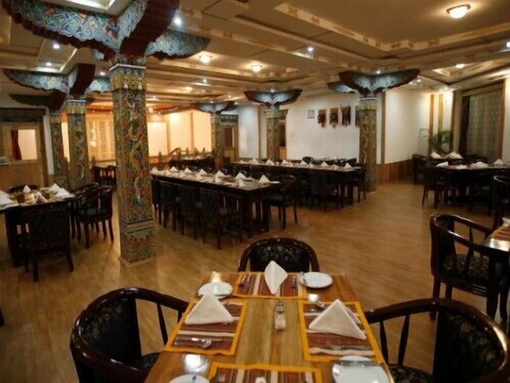 Фото Tashi Namgay Grand