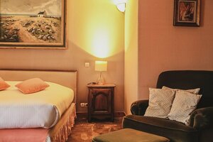 Château de la Roque (Normandie, Departеment Manche, Arrondissement de Saint-Lô, Thèreval, Hebecrevon), hotel