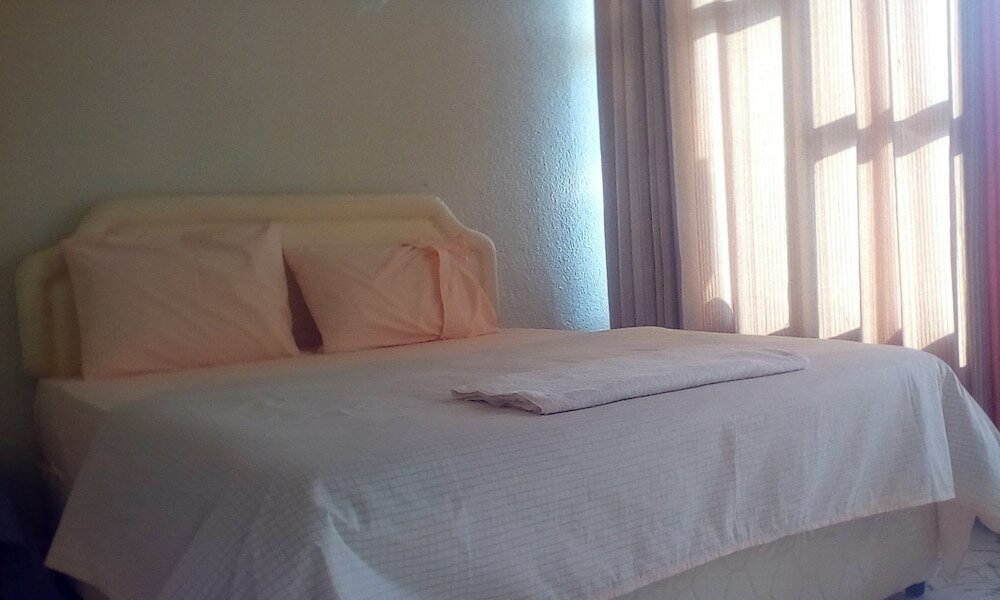 Фото Eminence Hotel