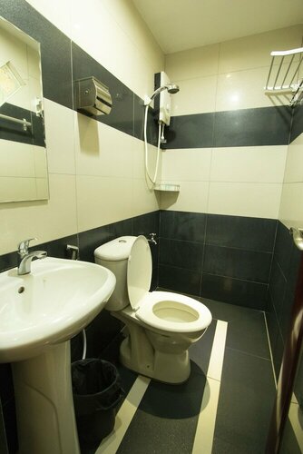 Гостиница Expo Hotel в Бандар-Лабуане