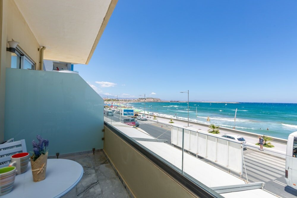 Фото Meltemi Coast Suites