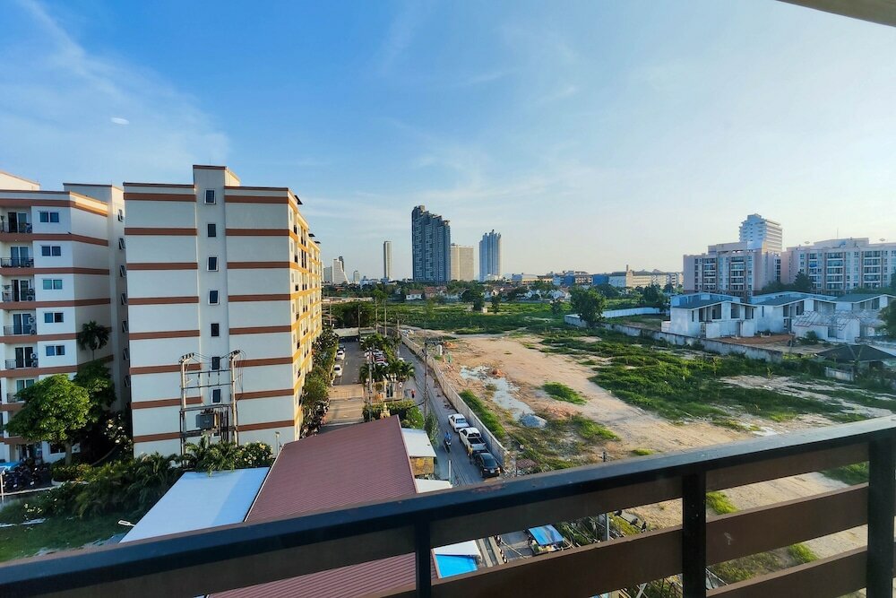 Фото Sea Breeze Residence