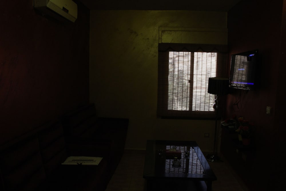 Фото Jawabreh Hotel & Suites