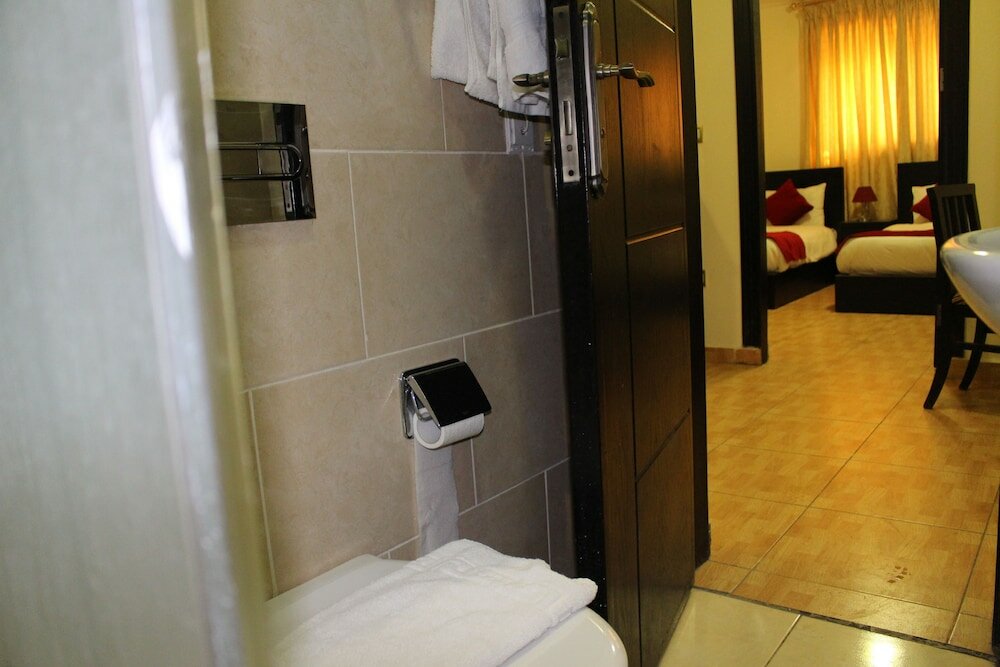 Фото Jawabreh Hotel & Suites