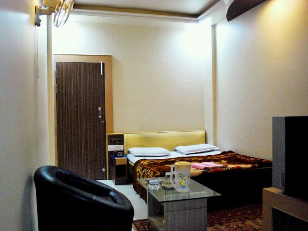 Фото Hotel Nanashree Grand