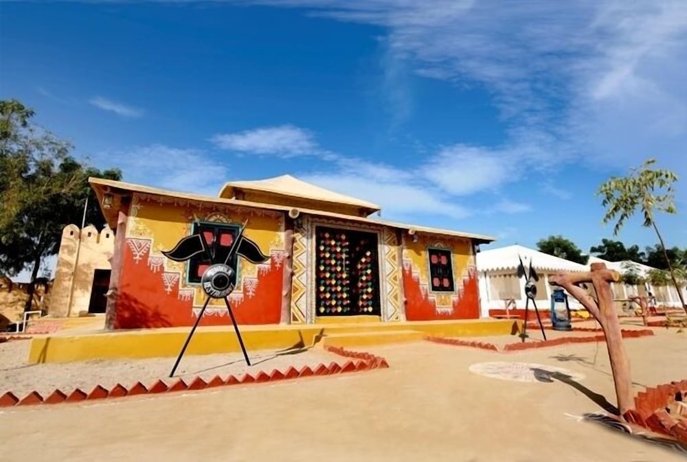 Фото Chokhi Dhani Desert Camp