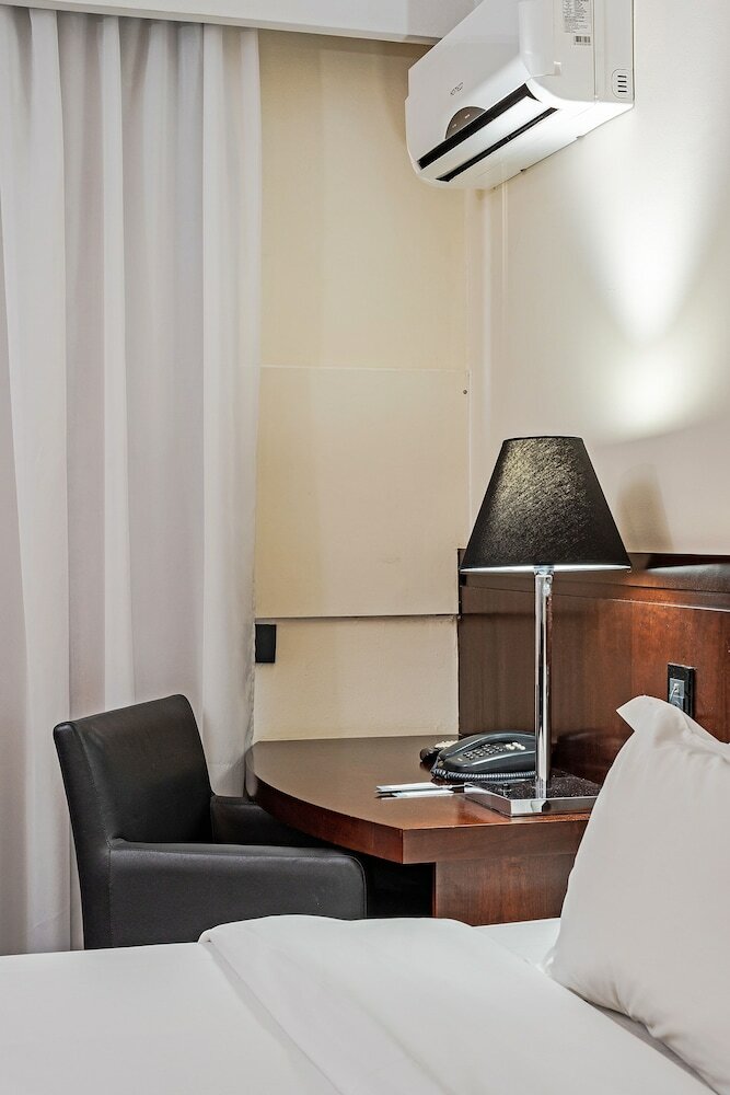 Фото Slaviero Hotel Curitiba Centro