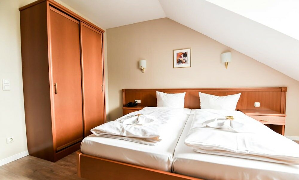 Фото Hotel Blutenburg