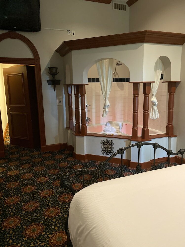 Фото Chateau Avalon, Ascend Hotel Collection