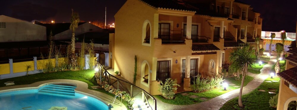 Фото Aparthotel La Espadaña