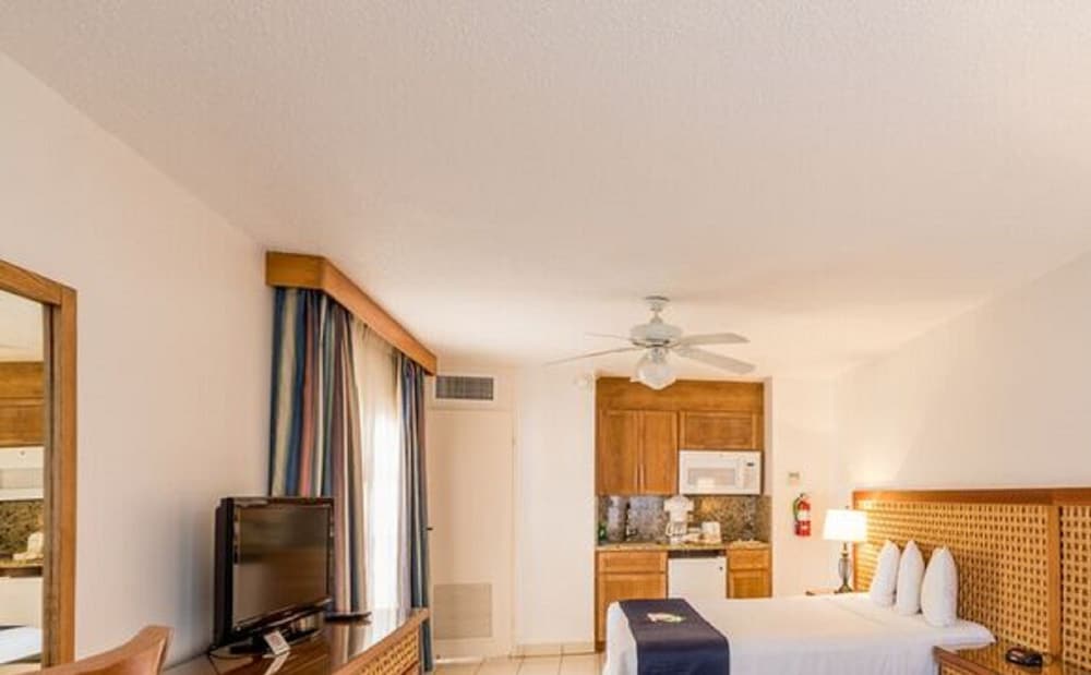 Фото Caribbean Palm Village Resort