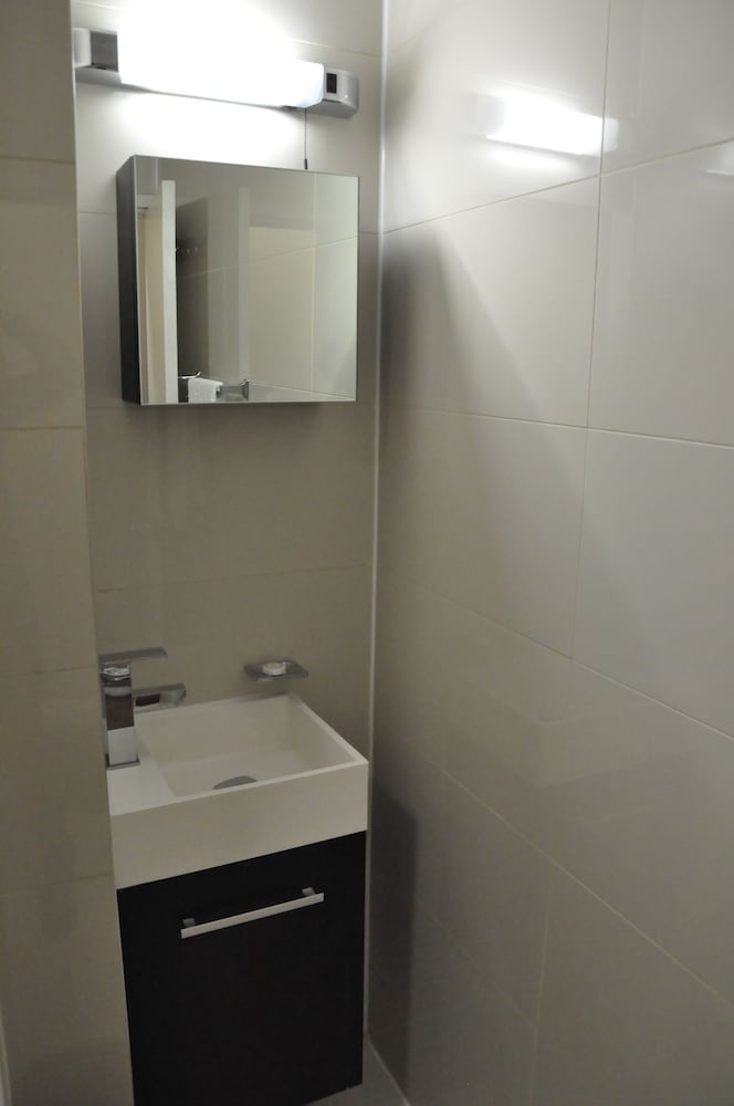 Фото Ascot Hyde Park Hotel