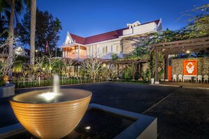 отель Angsana Maison Souvannaphoum