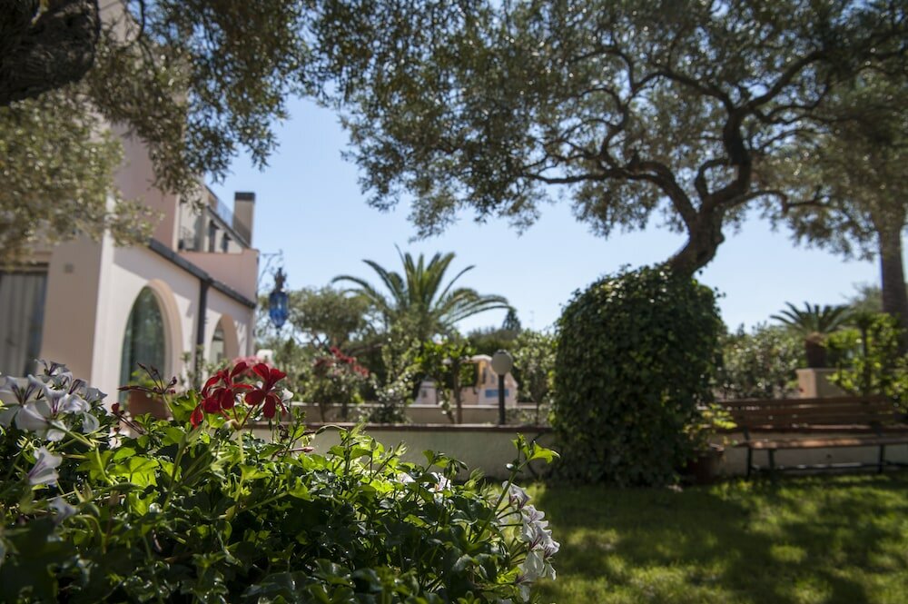 Фото Hotel Baia Del Capitano