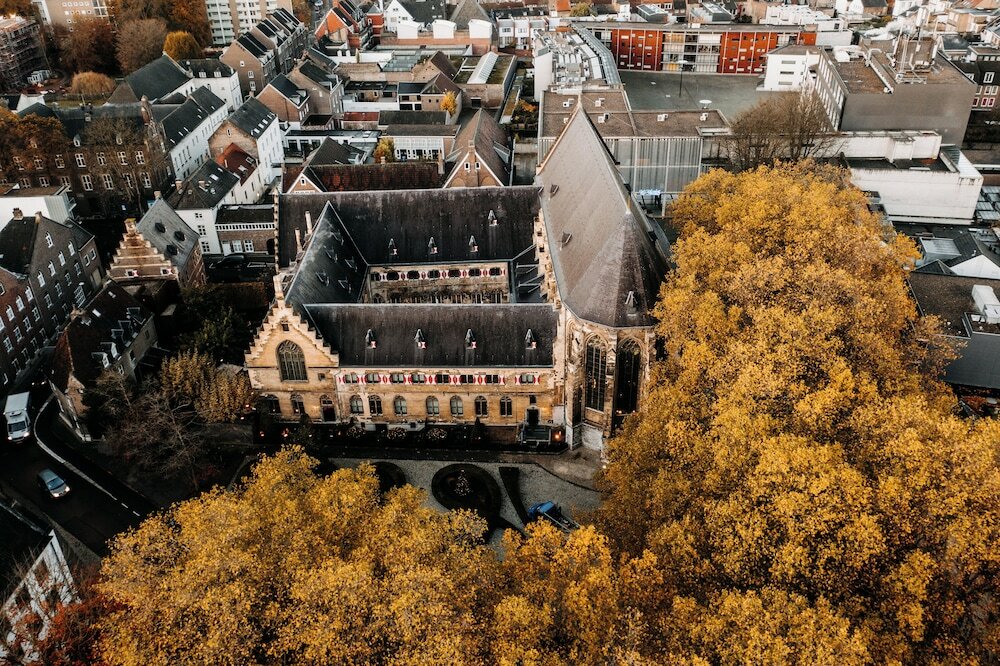 Фото Kruisherenhotel Maastricht