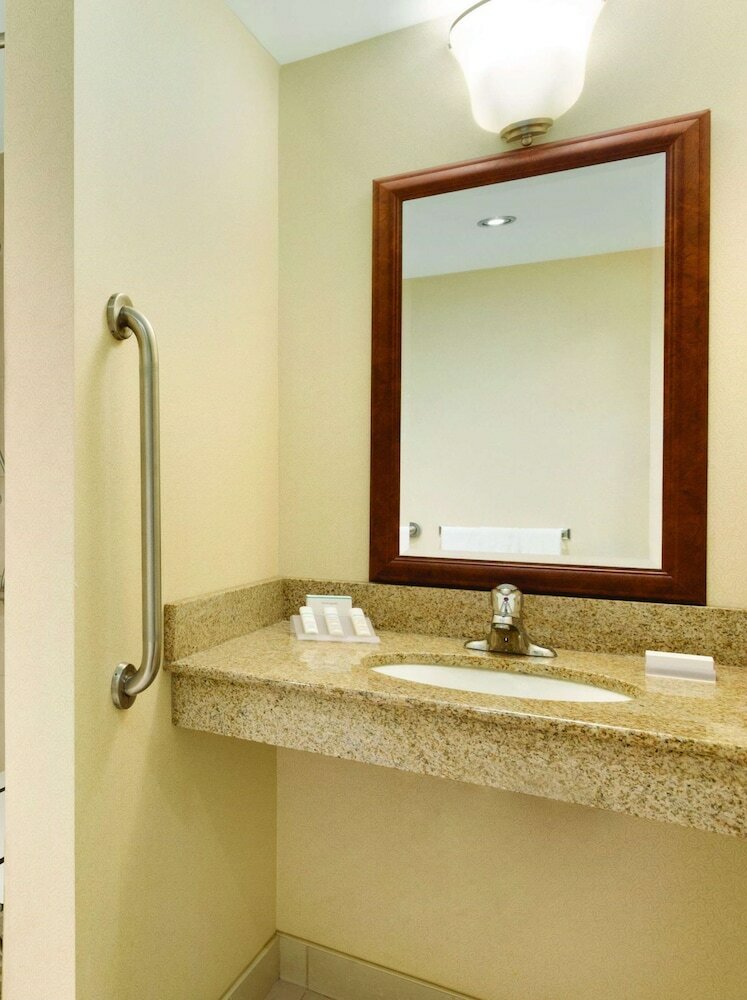 Фото Hilton Garden Inn Niagara-On-The-Lake