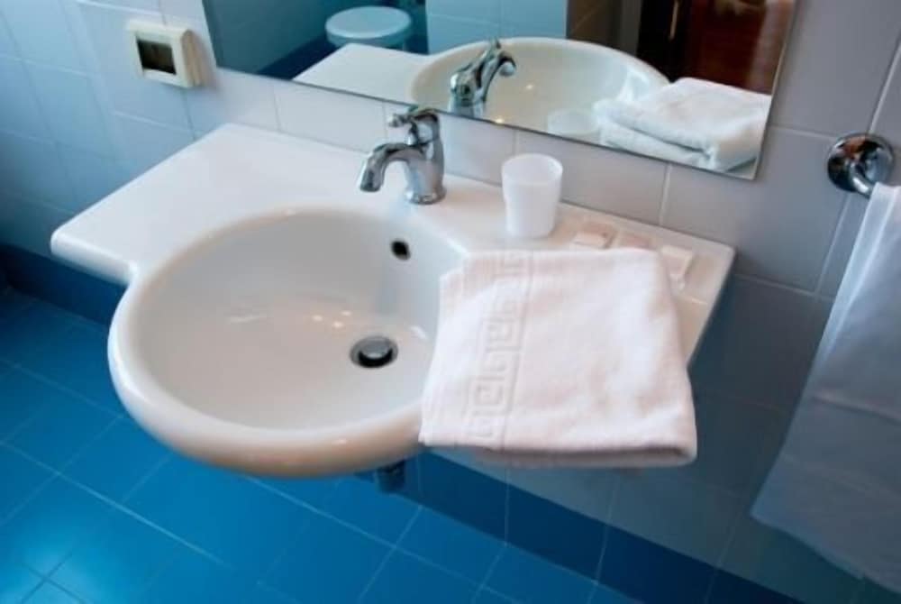 Фото Hotel Touring Falconara Marittima