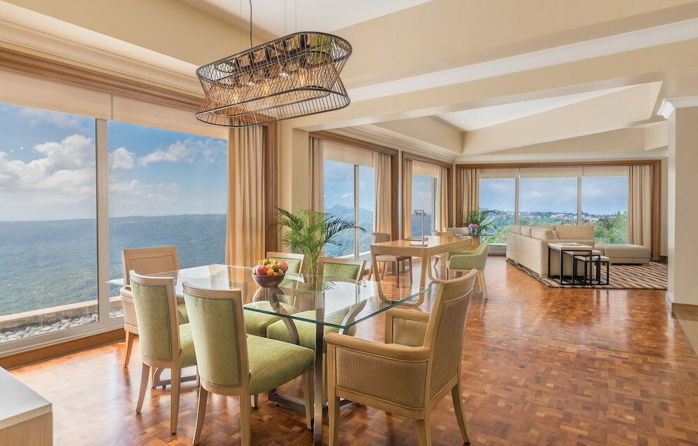 Фото Taal Vista Hotel