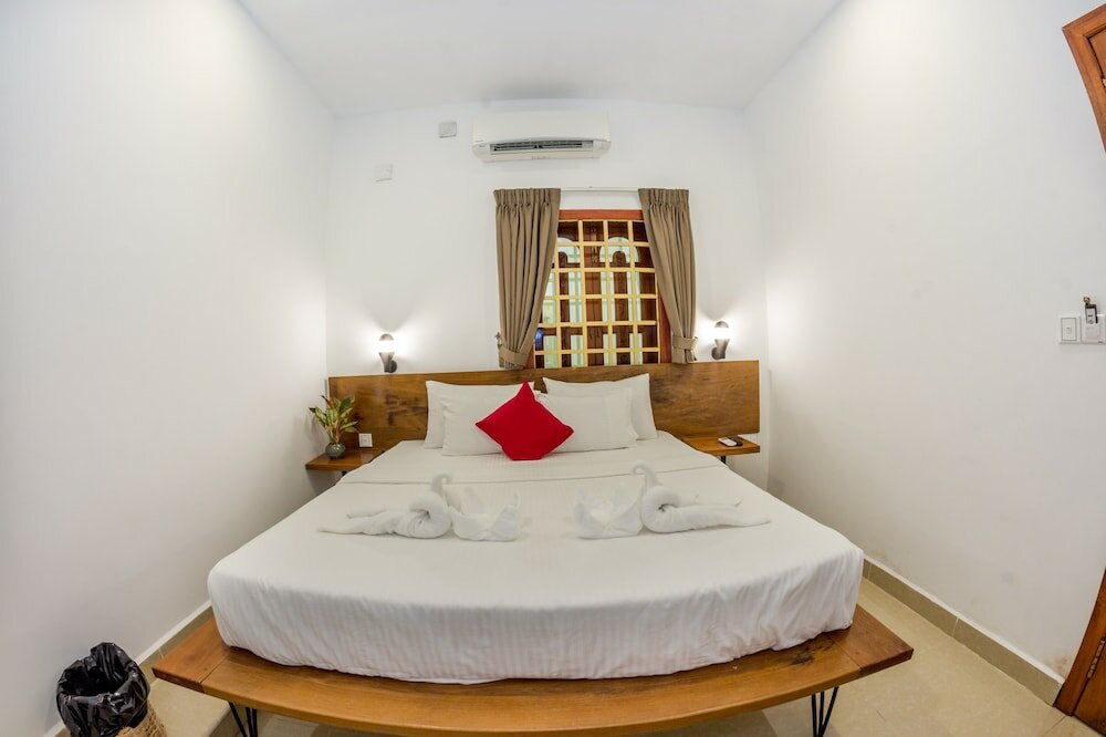 Фото Poolside Villa - Hostel