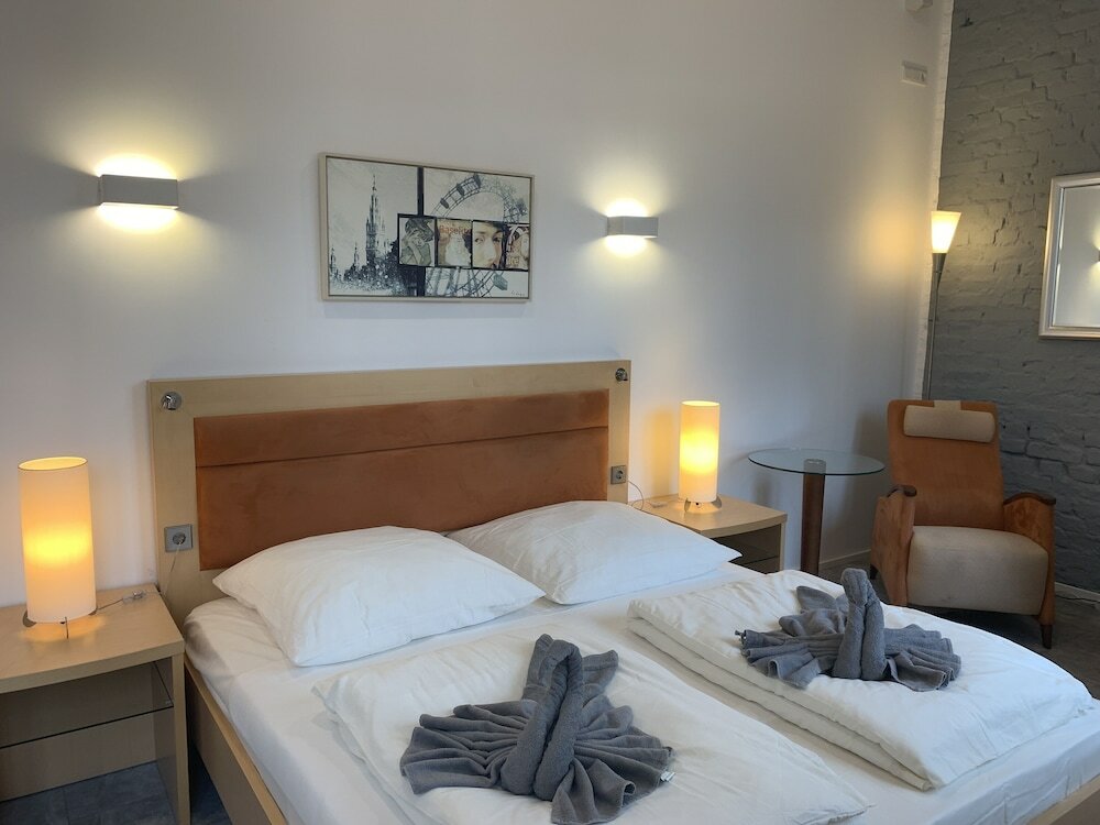 Фото Lovely Rooms Next to the Trainstation Wg