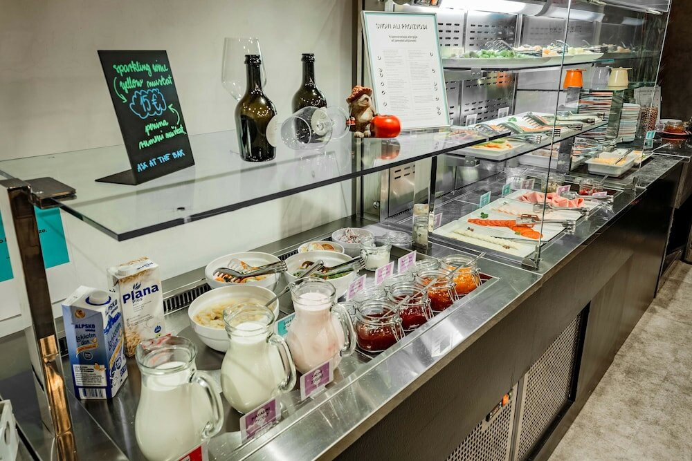 Фото Ibis Styles Ljubljana The Fuzzy Log