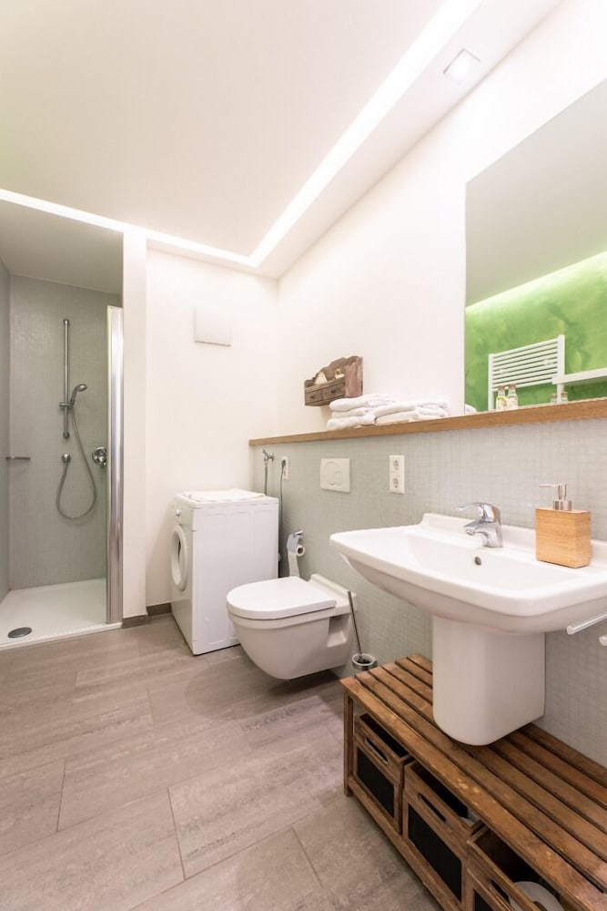 Фото Classic Chic Flat 100m2 in City Center