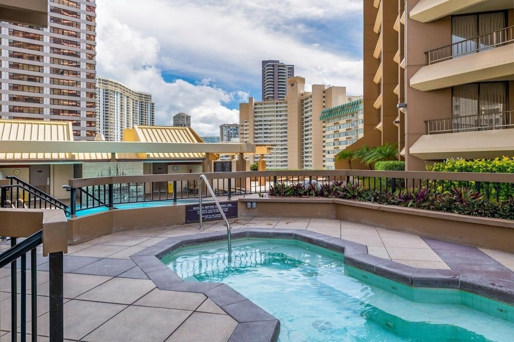 Фото Two Bedroom Discovery Bay High Rise Condos with Lanai & Gorgeous Views
