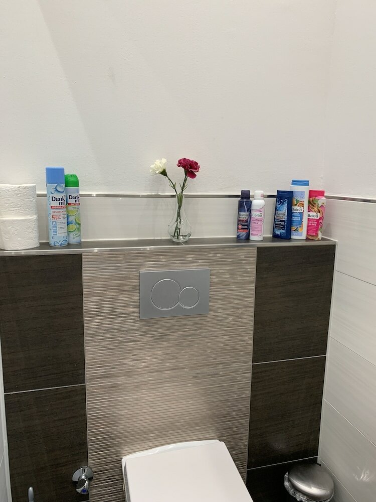 Фото Lovely Rooms Next to the Trainstation Wg