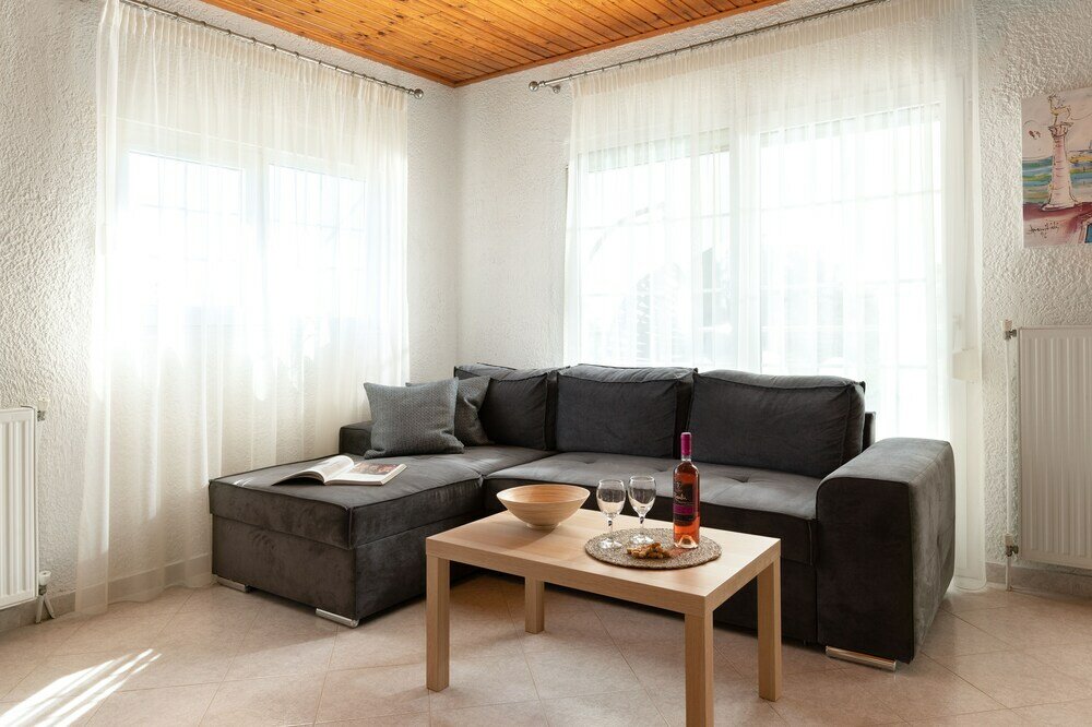 Фото House of Paradise in front of the golf court-sea