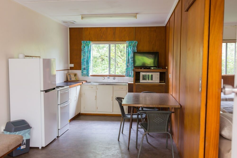 Фото Wonboyn Cabins & Caravan Park