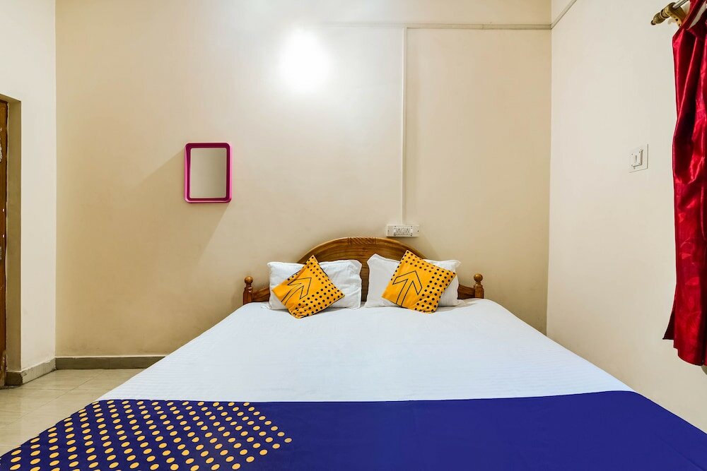 Фото Spot On 60927 Hindustan Hotel & Lodging