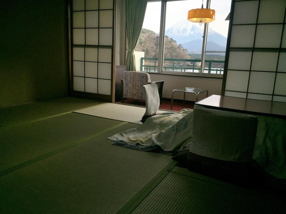 Фото Shoji Lake Hotel