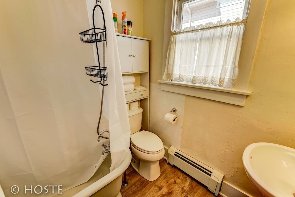 Фото 3br Classic Home Quiet Neighborhooddog Friendly