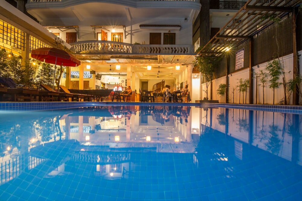 Фото Poolside Villa - Hostel