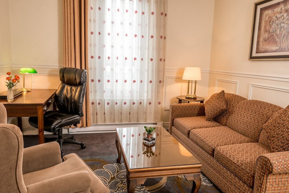 Фото Parc Suites Hotel