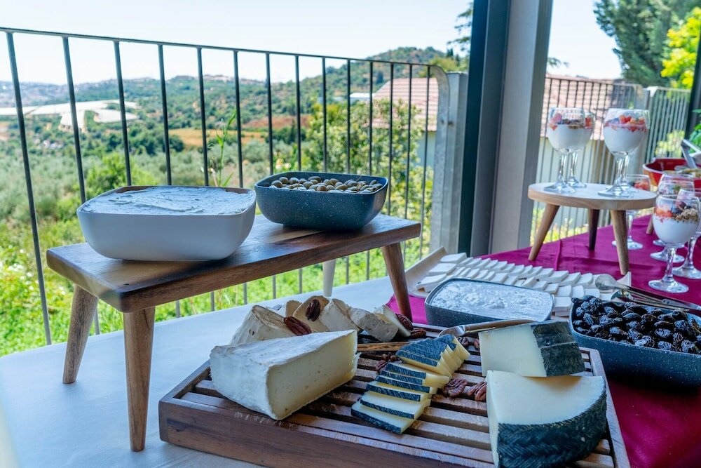 Фото Tzuba Hotel