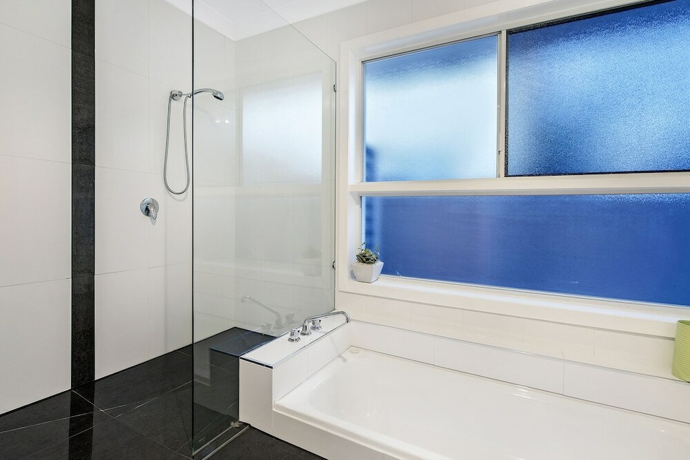 Фото Sunrise Executive 5 Bedroom Home