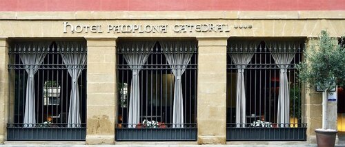 Внешний вид отеля Pamplona Catedral Hotel в Памплоне, фото 5