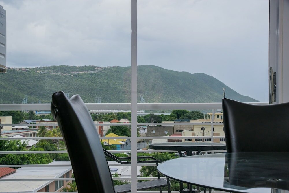 Фото Brompton 40 by Pro Homes Jamaica