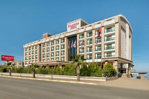 Ramada Resort by Wyndham (Ordu, Ünye, Devlet Sahil Yolu Cad., 230), otel  Ünye'den