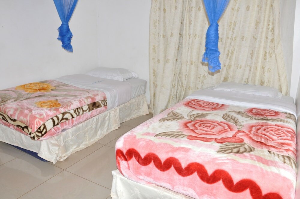 Фото Deira Hotel Ltd