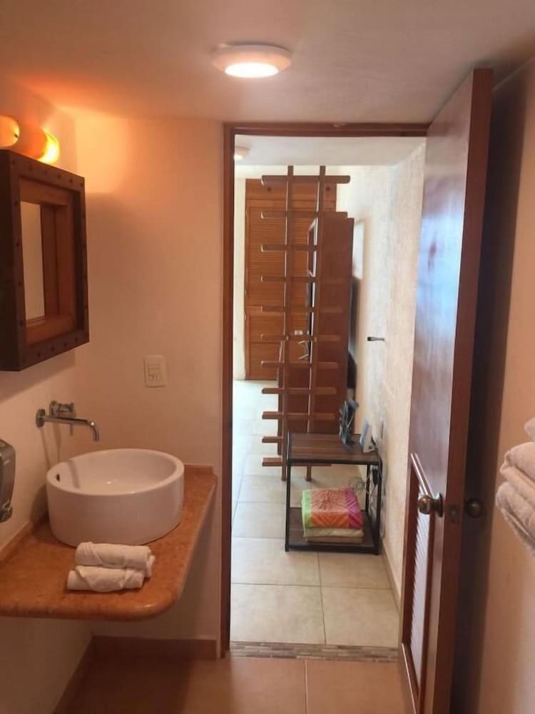 Фото Ocean Front Suites by Rodero Condos