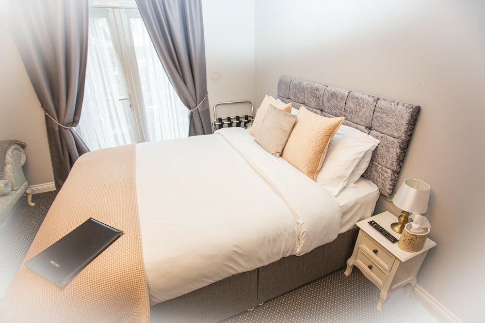 Фото The Ibrox Lodge