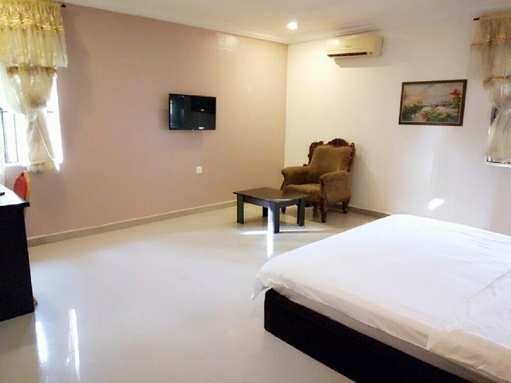 Фото Sycamore Royal Suites and Apartments