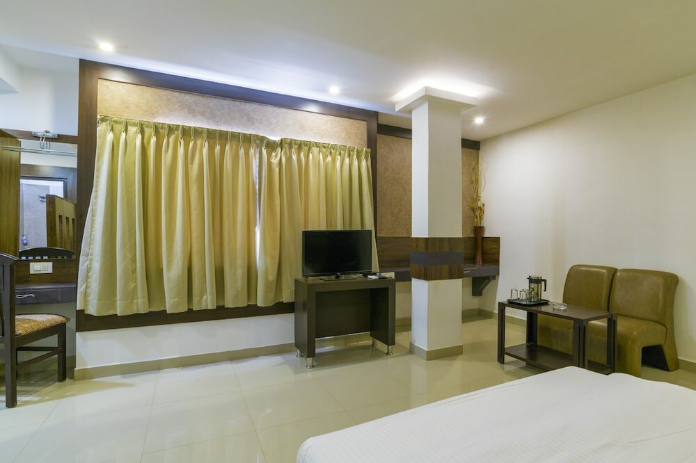 Фото Crescent Inn Navallur